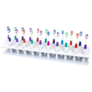 Les brosses à dents PlakSmacker 20 sont livrées avec un support
